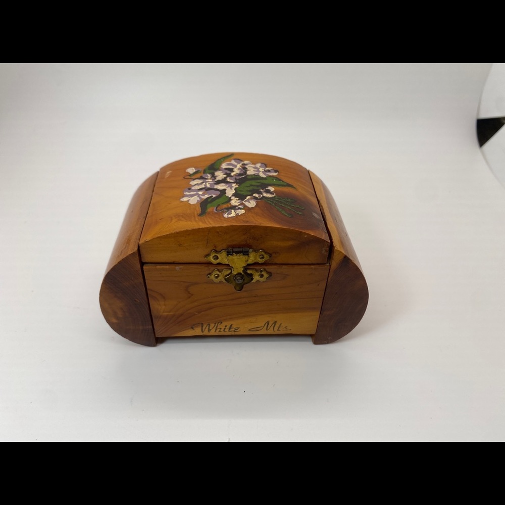 Vintage‎ Round Top Hand Made Wooden Trinket Box W/ Hinged Lid #305